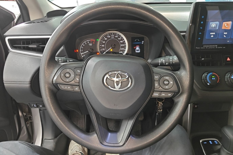 Toyota Corolla Cross 2023 car image #11