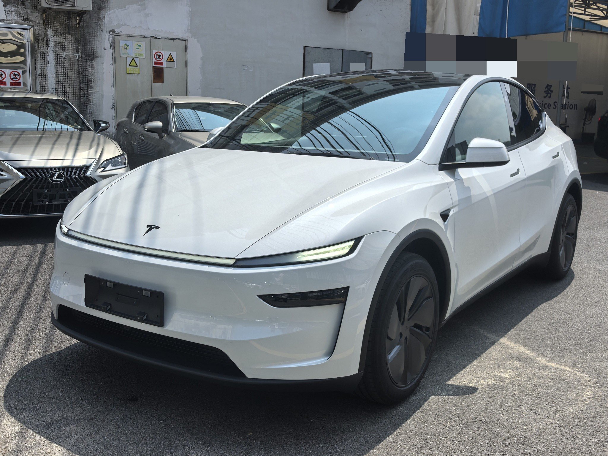Tesla Model Y 2026 car image 