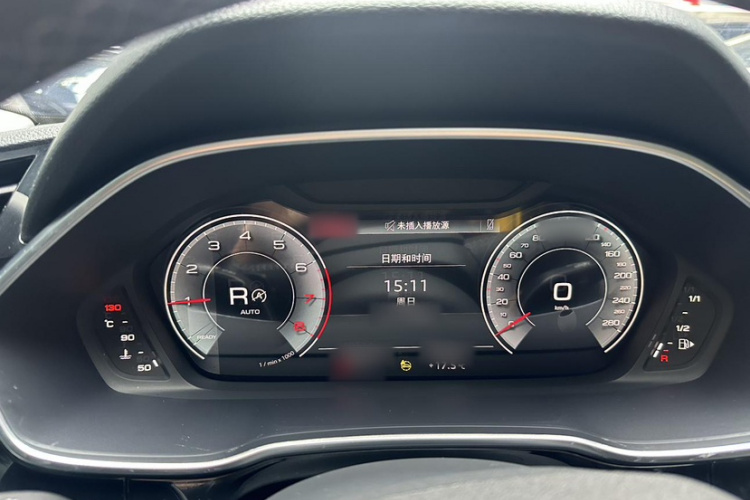 Audi Q3 2022 car image #22