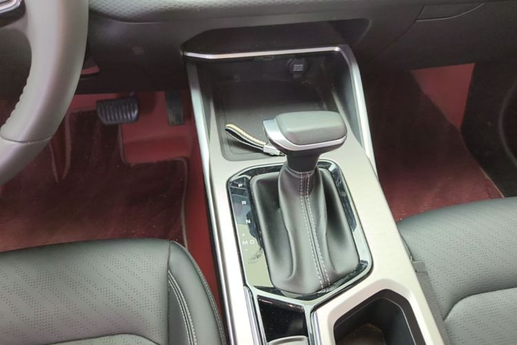 GEELY Emgrand 2023 car image #14