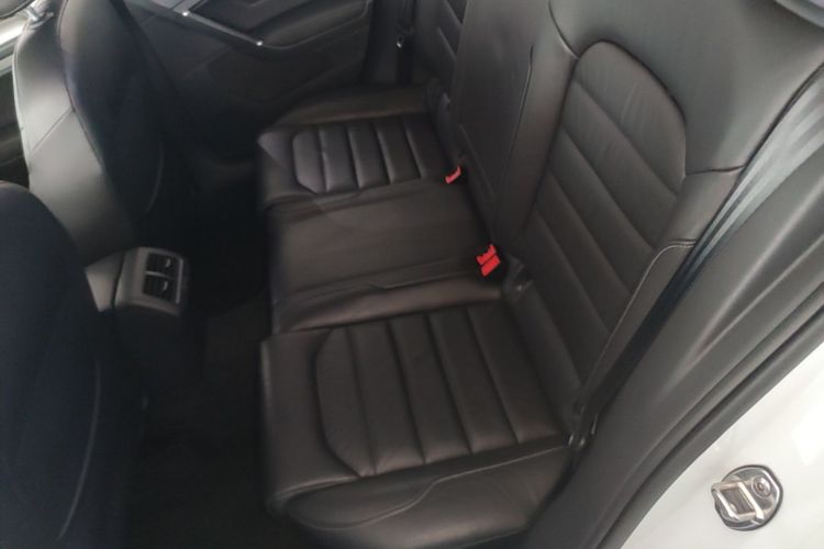 Volkswagen Golf 2016 car image #13