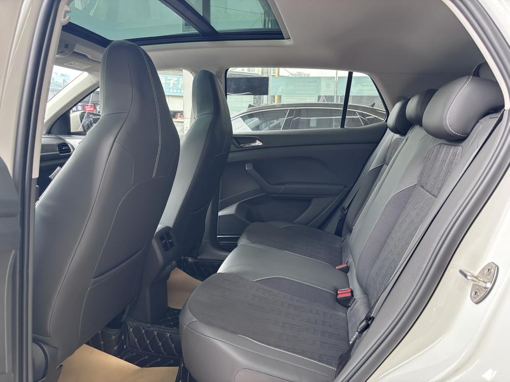 Volkswagen T-Cross 2021 #20 Volkswagen T-Cross 2021 car image #20
