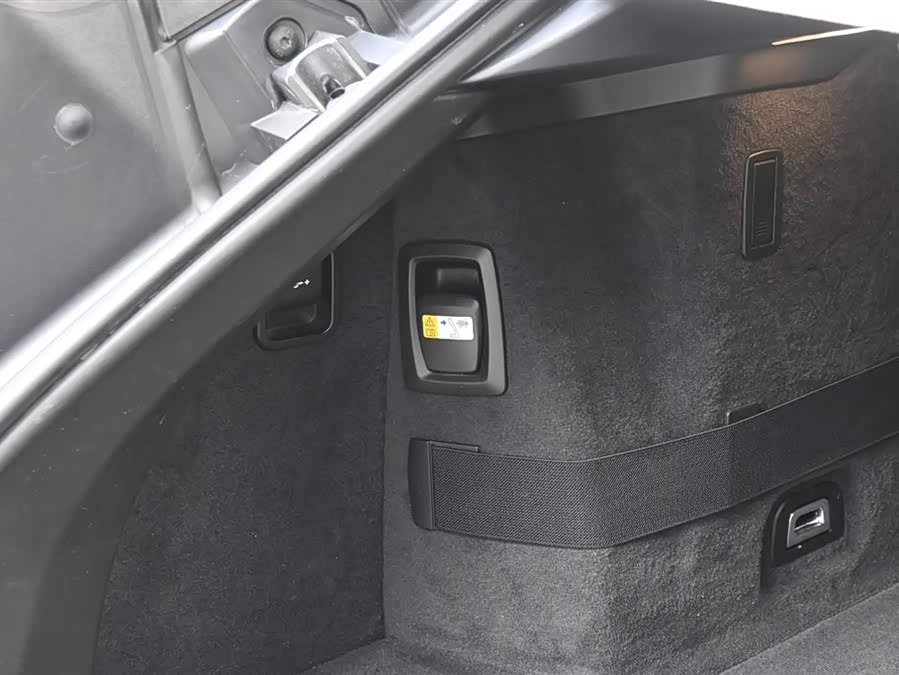 BMW 5 Series GT 2016 #58 BMW 5 Series GT 2016 صورة سيارة #58