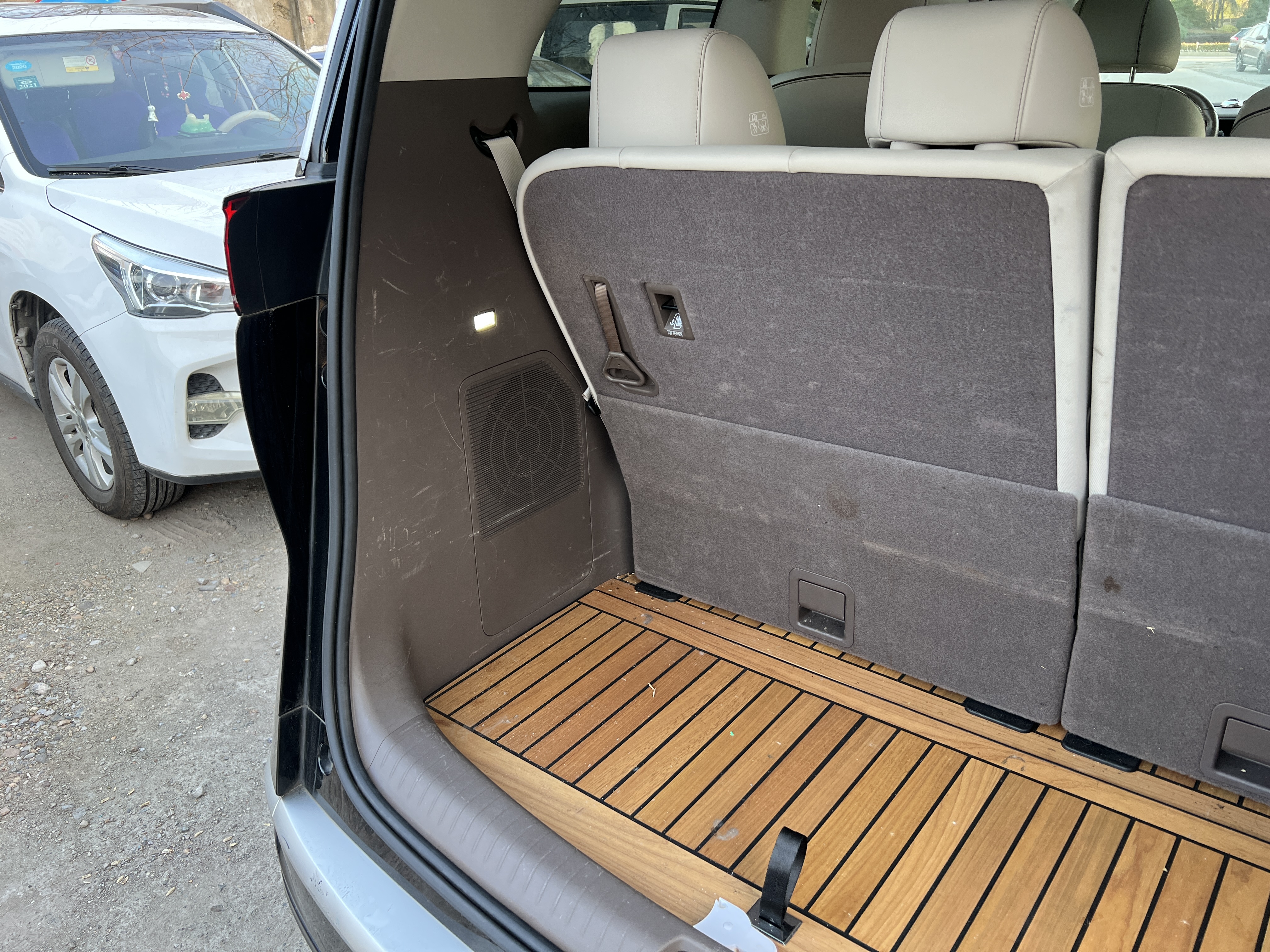 Denza D9 2023 صورة سيارة #58