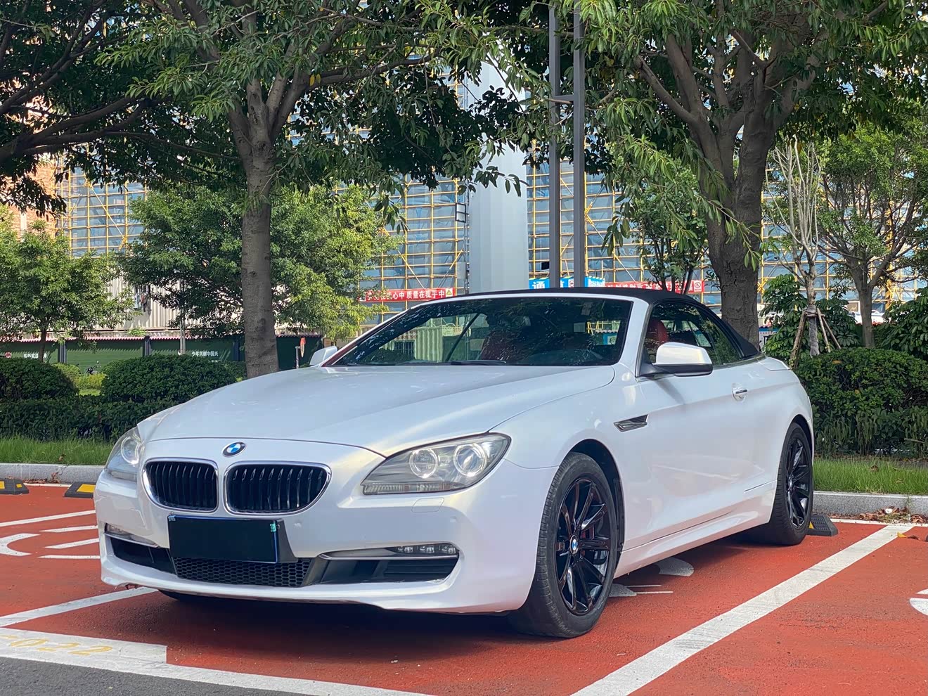 BMW 6 Series 2012 car image 