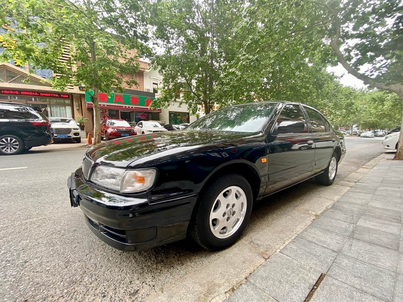 Nissan Cefiro 2000 汽车图片 
