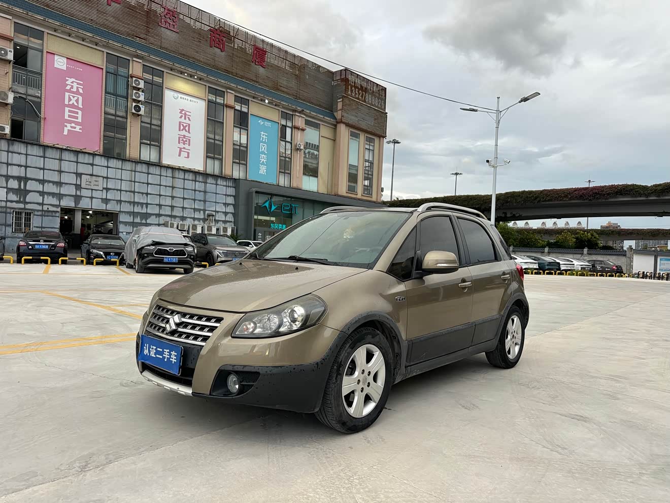Suzuki SX4 2013 汽车图片 