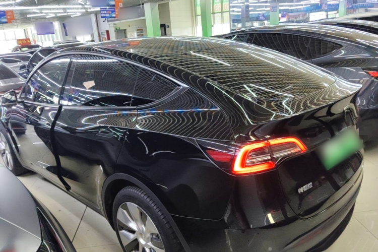 Tesla Model Y 2022 #5 Tesla Model Y 2022 car image #5