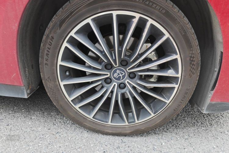 BYD Han 2023 immagine di auto #9