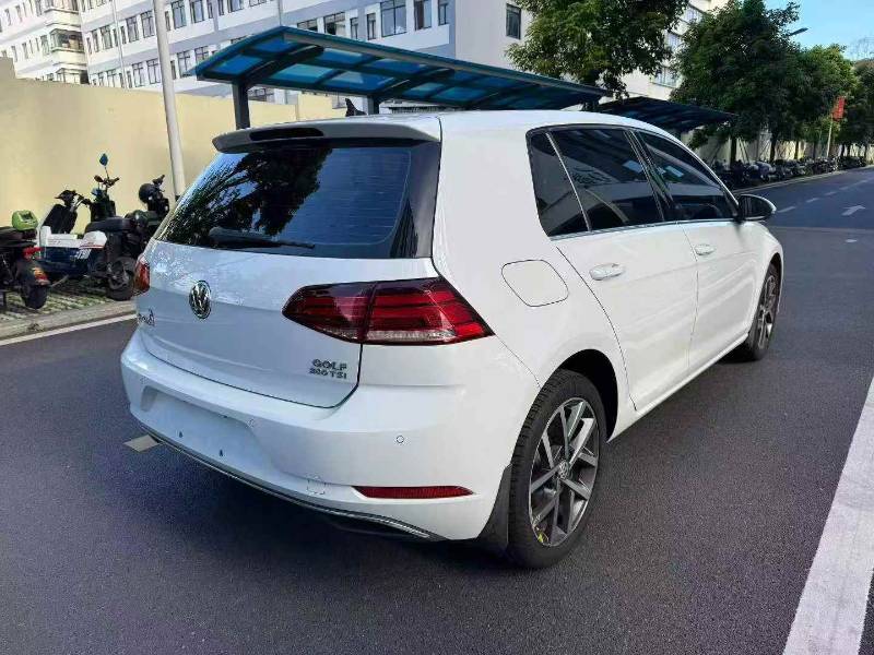 Volkswagen Golf 2020 car image #5