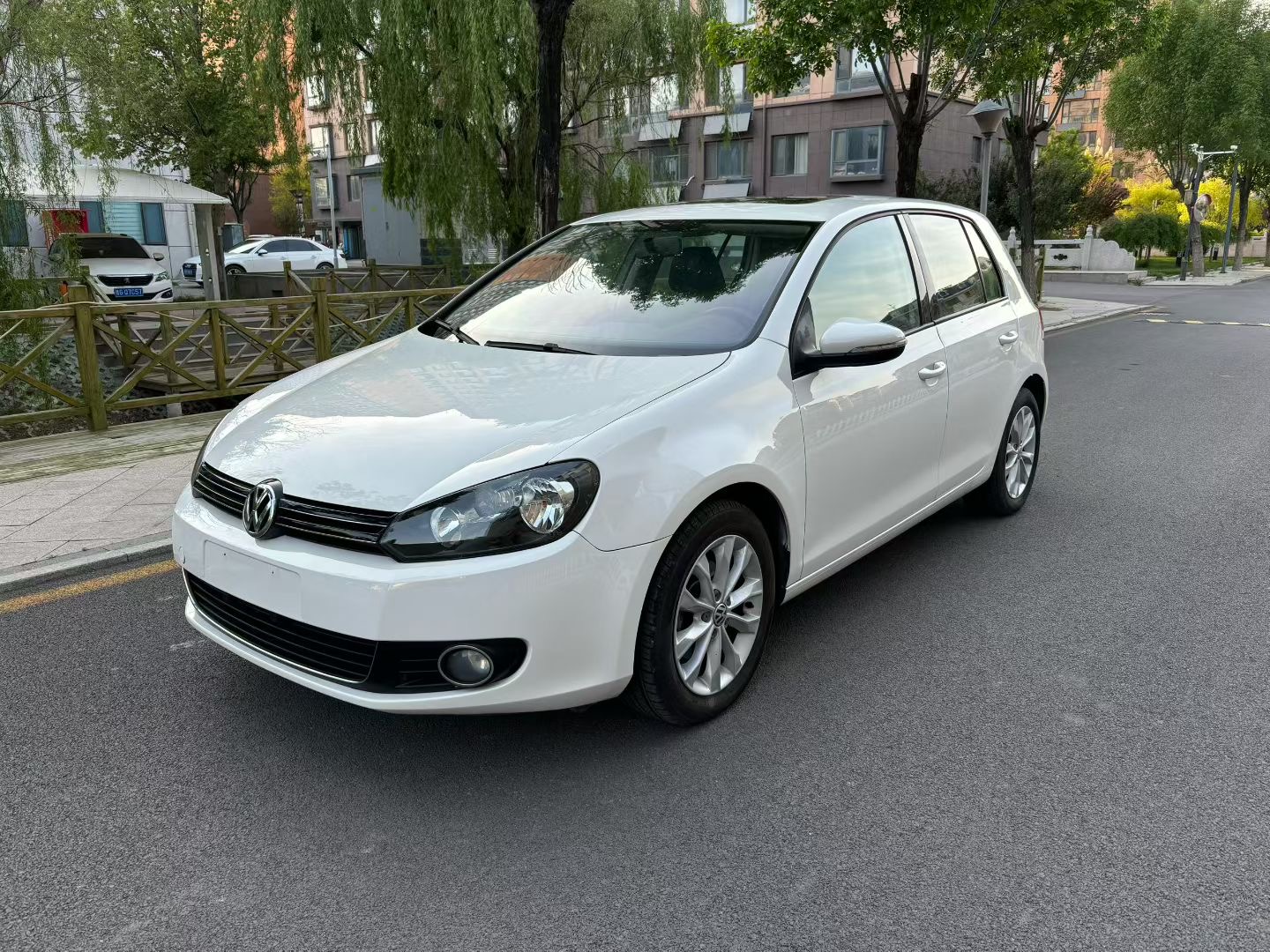 Volkswagen Golf 2014 Volkswagen Golf 2014 car image