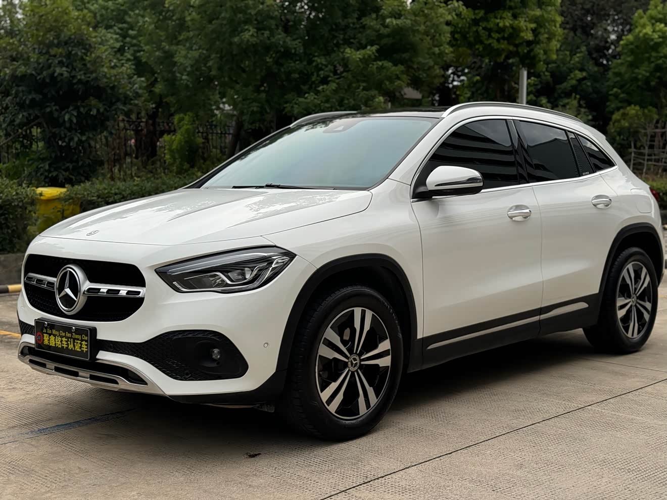 Mercedes-Benz GLA Class 2022 car image 