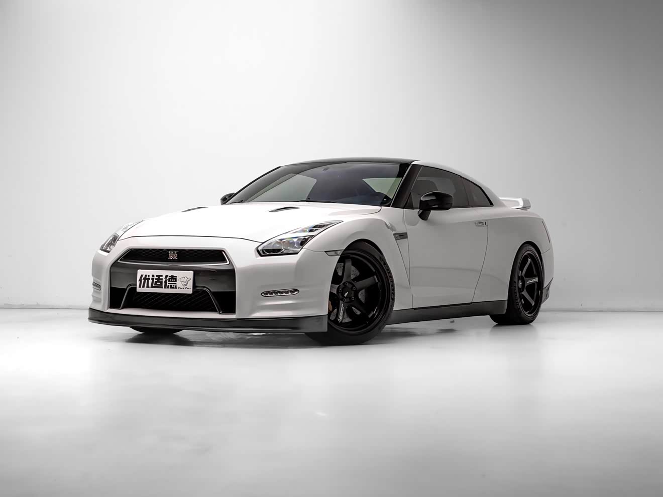 Nissan GT-R 2013 汽车图片 