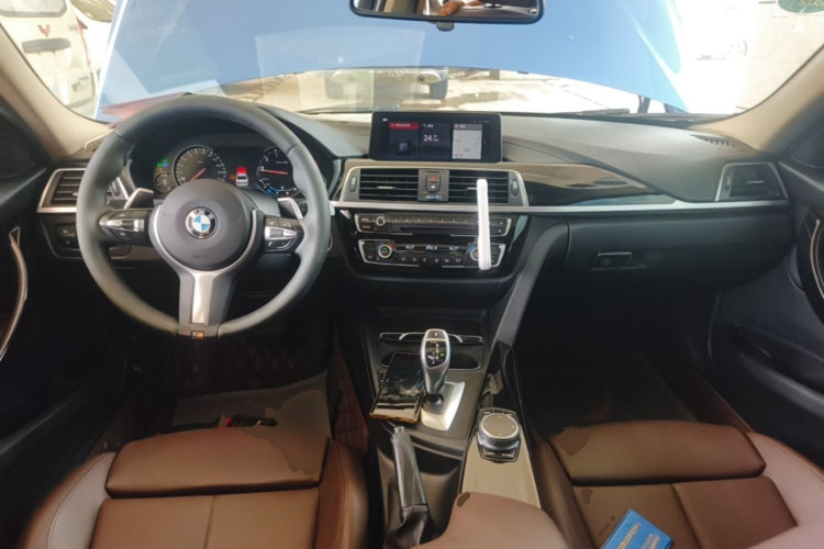 BMW 3 Series 2019 #10 BMW 3 Series 2019 car image #10