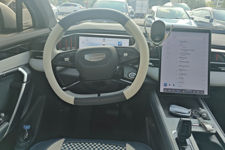 GEELY Boyue L 2024 immagine di auto #11