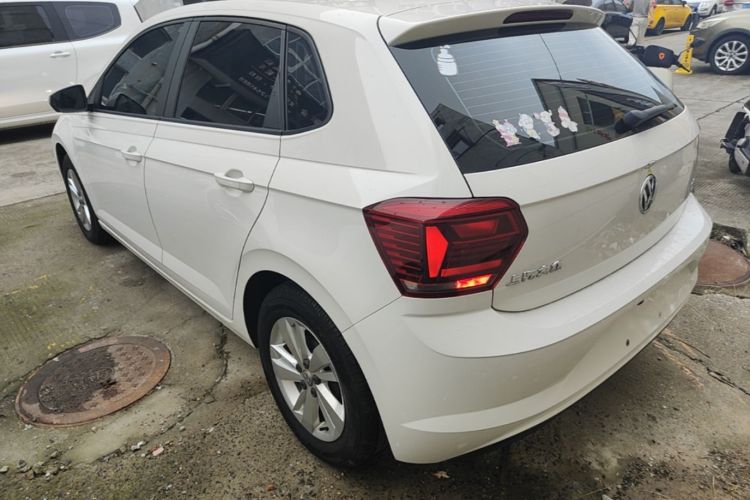 Volkswagen Polo 2021 car image #5