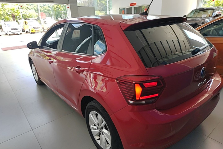 Volkswagen Polo 2021 car image #5