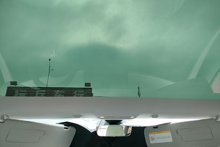 Tesla Model 3 2022 car image #18