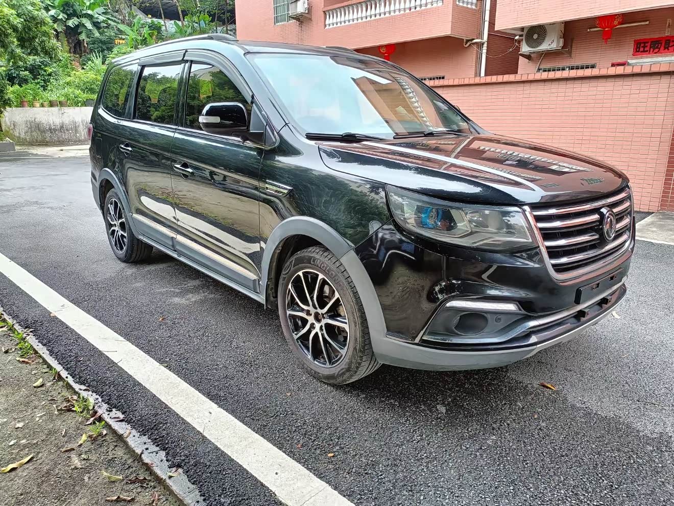 Forthing SX6 2017 Forthing SX6 2017 car image