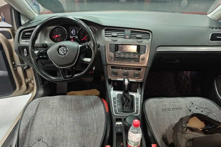 Volkswagen Golf 2015 car image #10