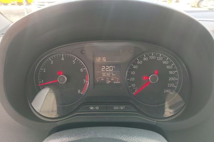 Volkswagen Polo 2017 car image #12