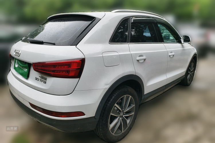 Audi Q3 2018 car image #7