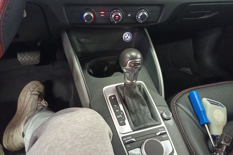 Audi A3 2019 car image #14