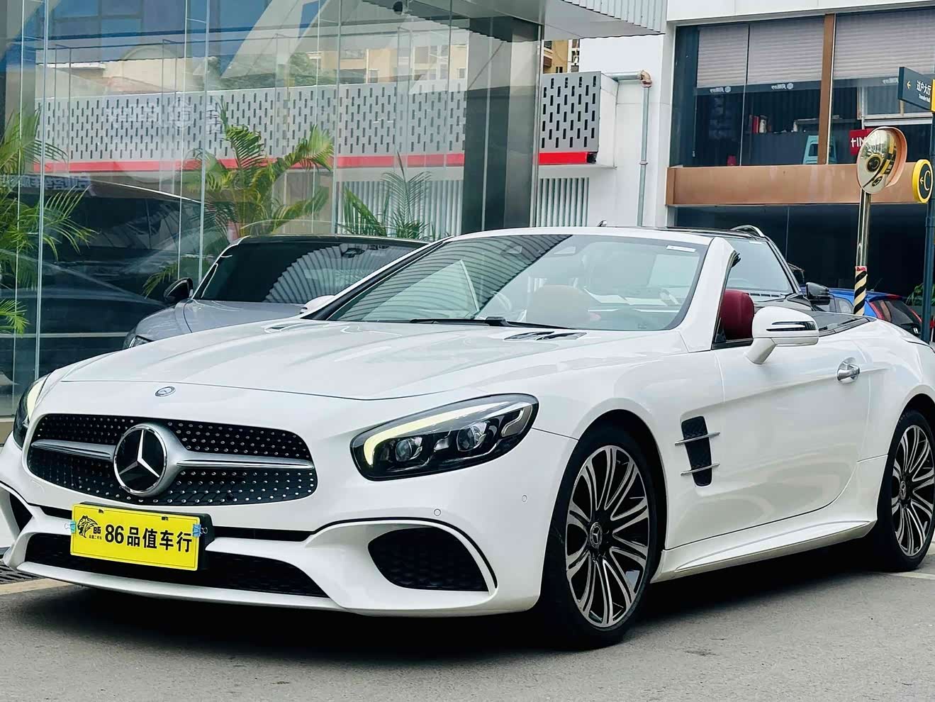 Mercedes-Benz SL Class 2018 car image 