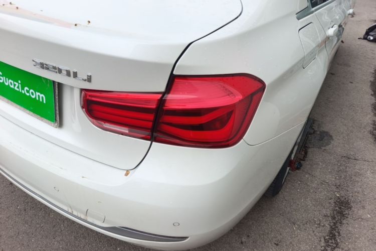 BMW 3 Series 2018 car image #8
