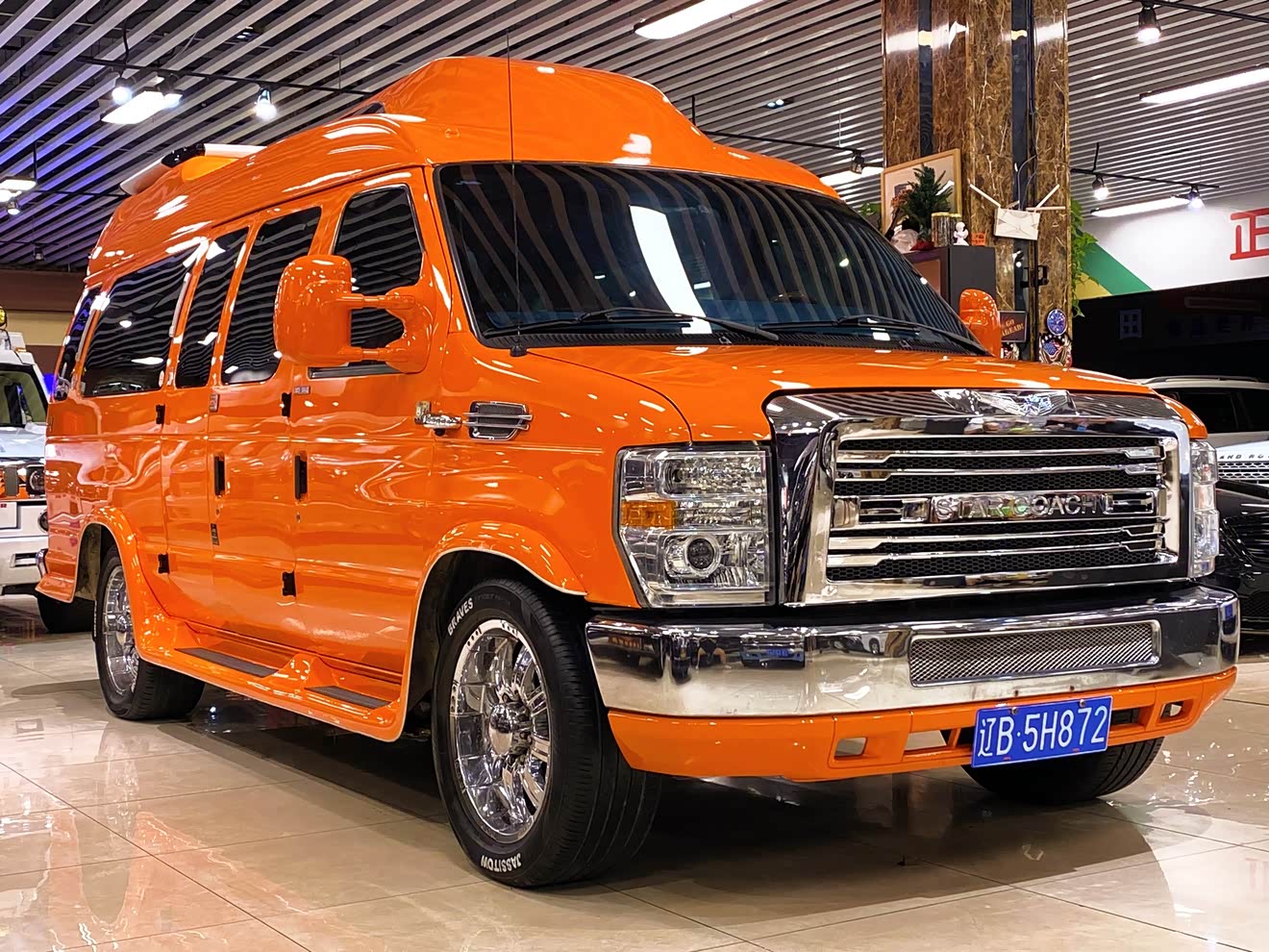 Ford E350 2010 Ford E350 2010 car image