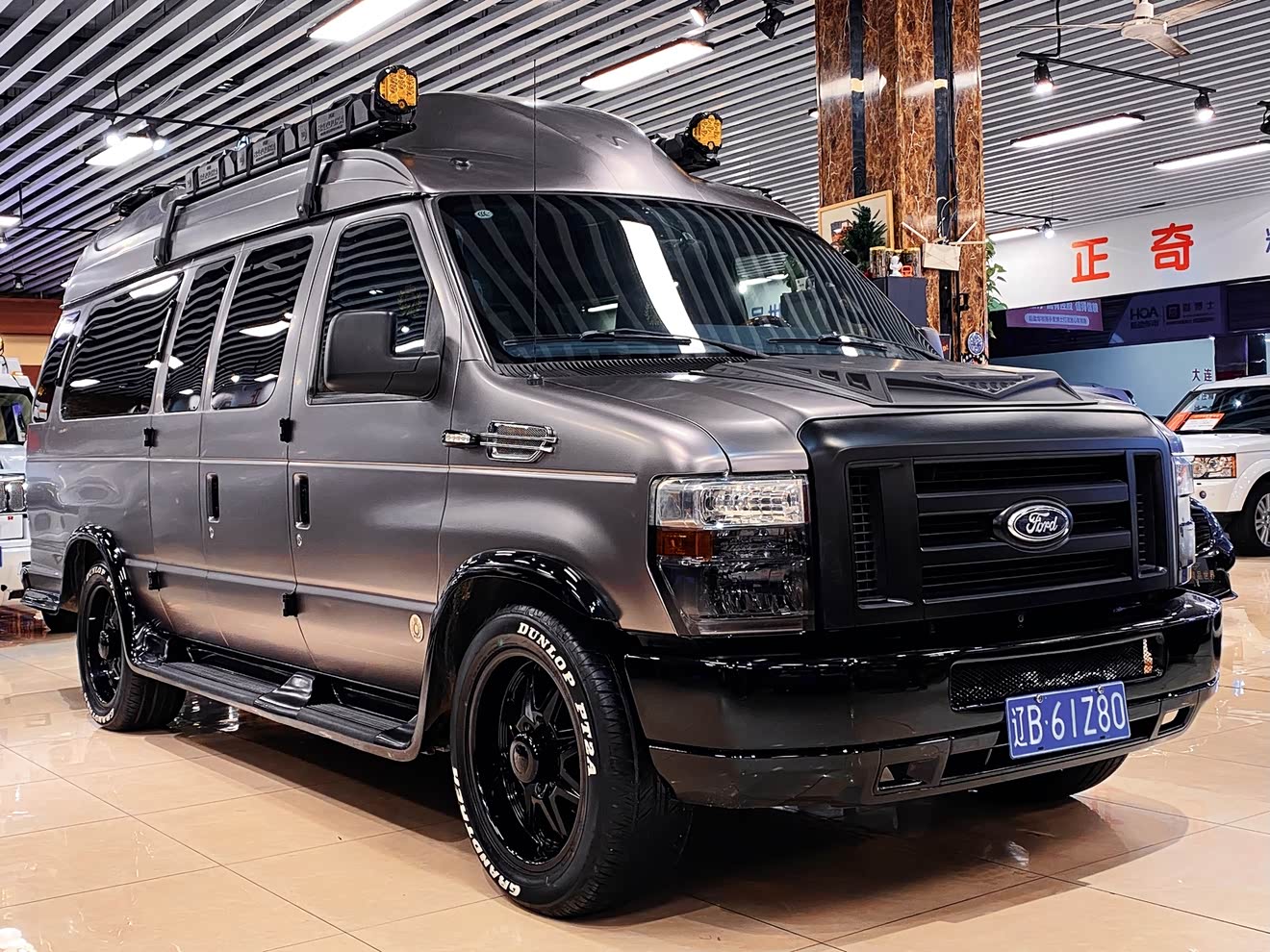 Ford E350 2010 Ford E350 2010 car image