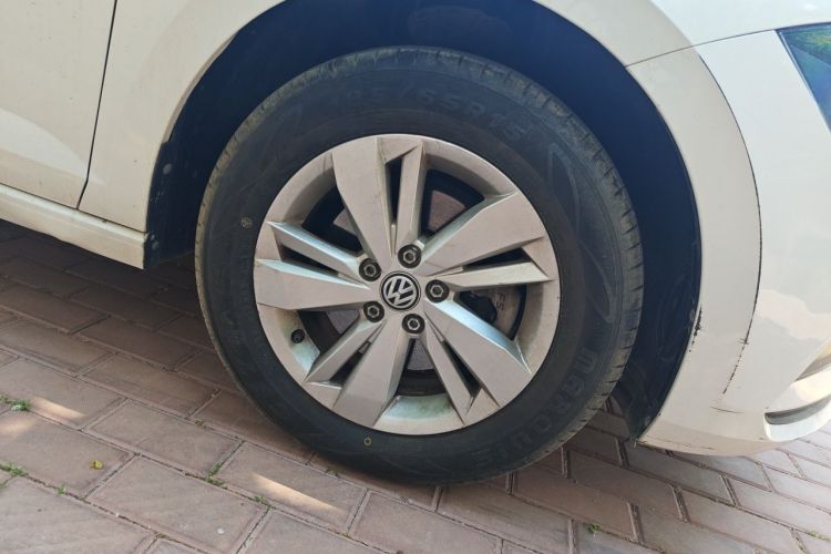 Volkswagen Polo 2020 car image #6