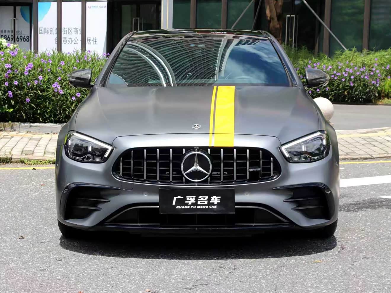 Mercedes-Benz E AMG 2022 immagine di auto 