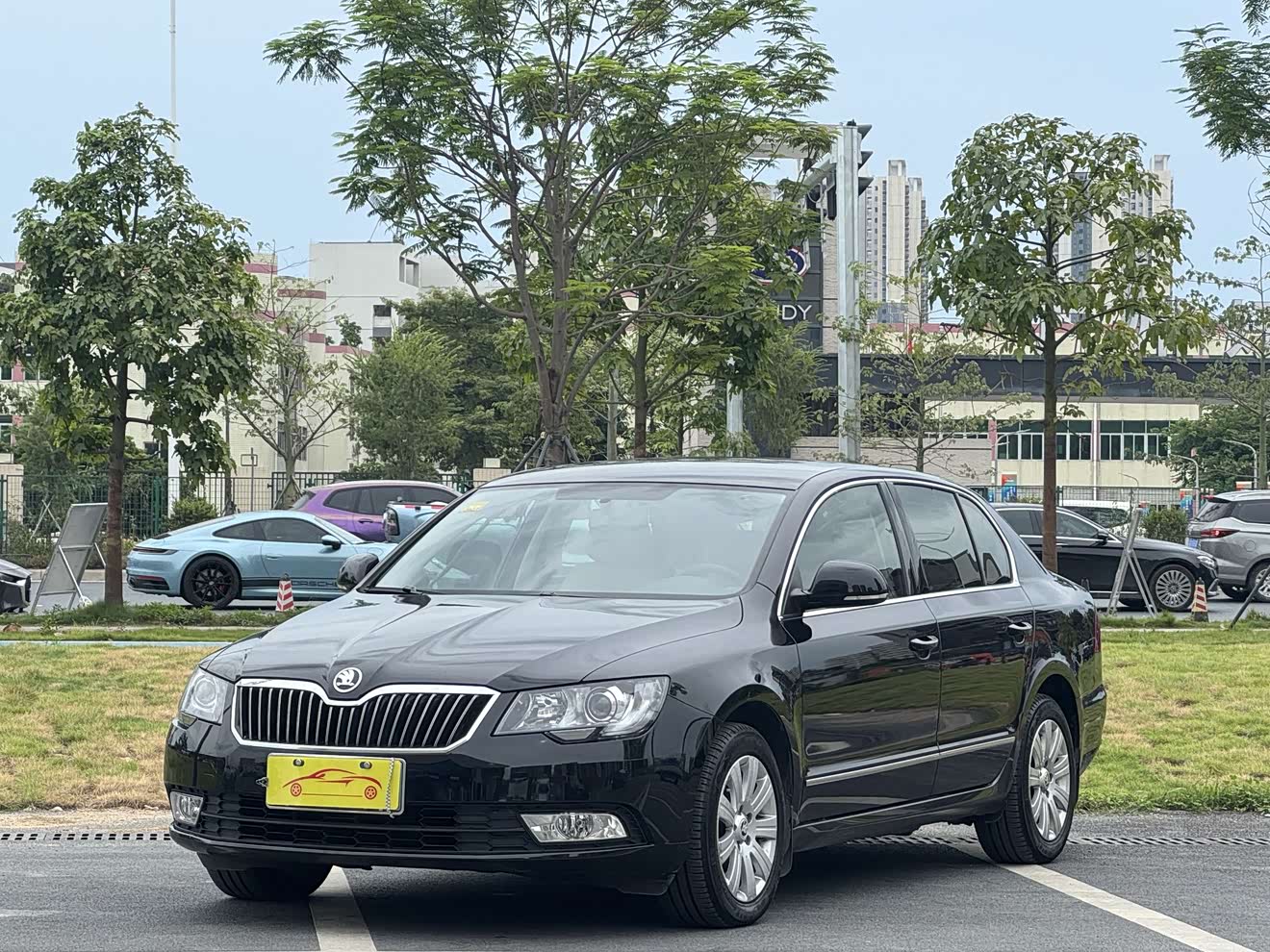 Skoda Superb 2013 car image 