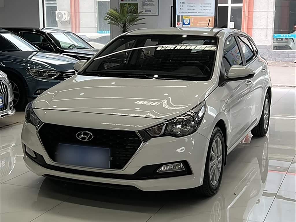 Hyundai Verna RV 2017 Hyundai Verna RV 2017 car image