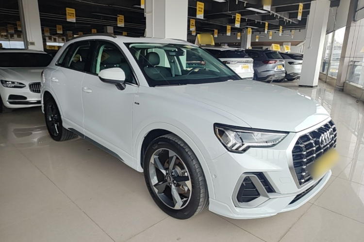 Audi Q3 2023 #4 Audi Q3 2023 car image #4