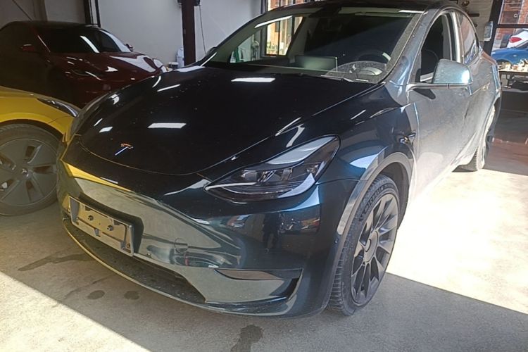 Tesla Model Y 2023 #2 Tesla Model Y 2023 car image #2