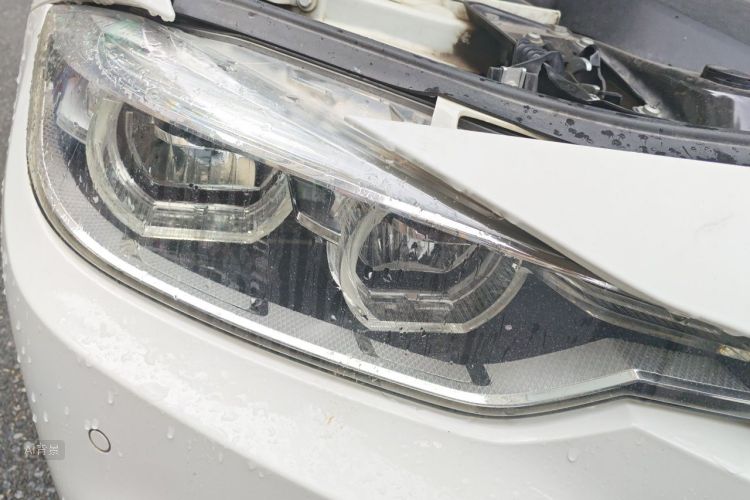 BMW 3 Series 2018 car image #8