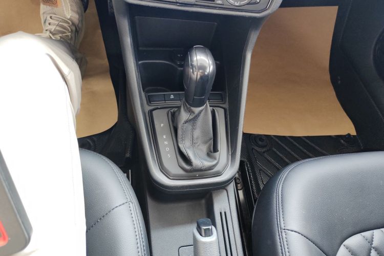 Volkswagen Santana 2022 car image #14