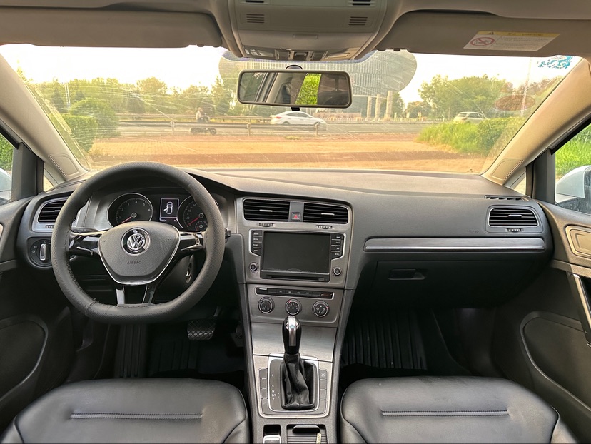 Volkswagen Golf 2015 car image #9