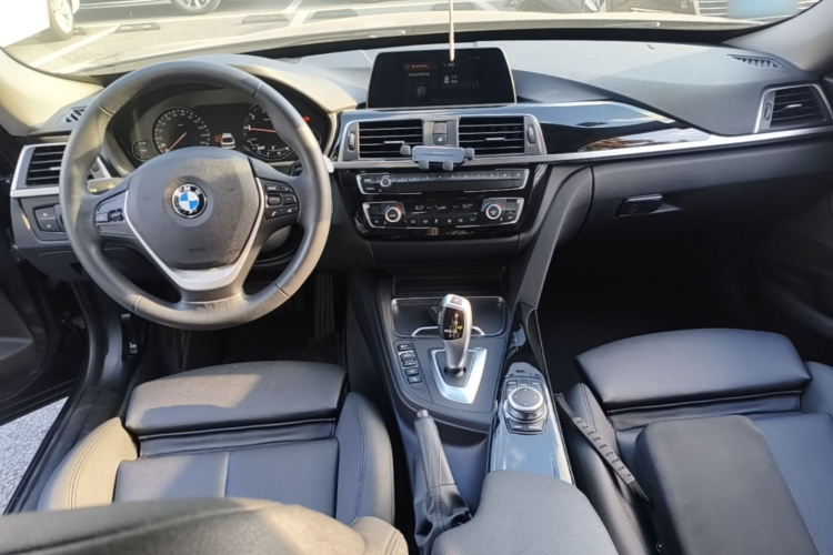 BMW 3 Series GT 2019 car image #10