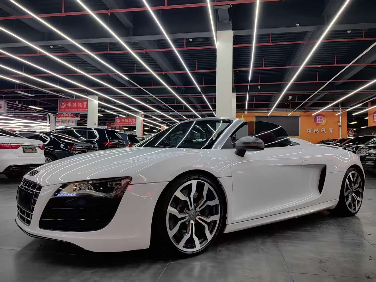 Audi R8 2014 car image 