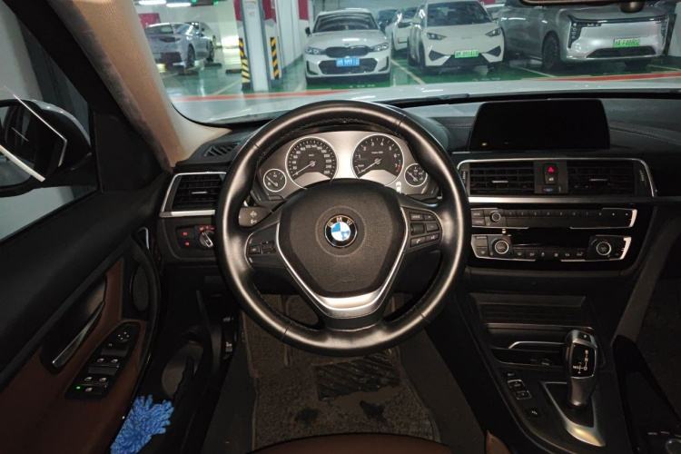 BMW 3 Series 2018 #11 BMW 3 Series 2018 car image #11