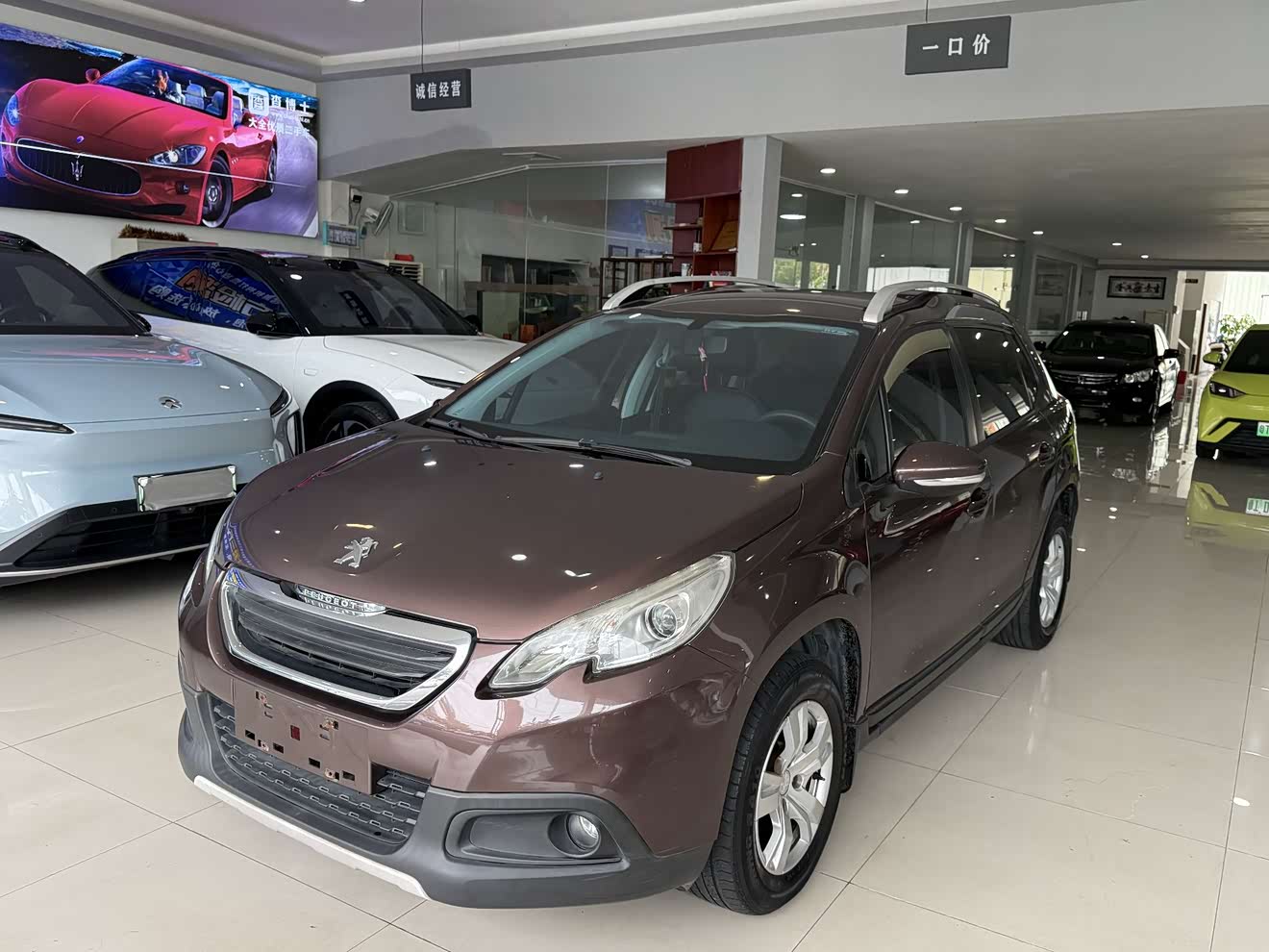 Peugeot 2008 2014 image de voiture 
