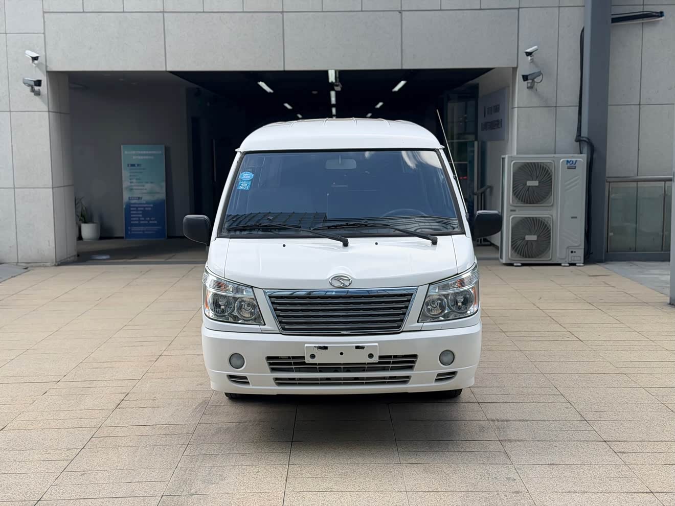 Soueast Delica 2012 car image 