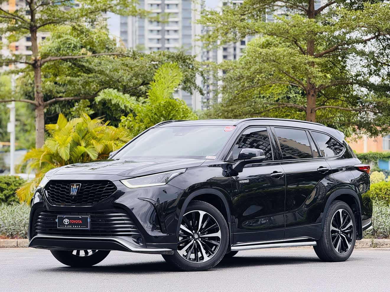 Toyota Crown Kluger 2024 immagine di auto 