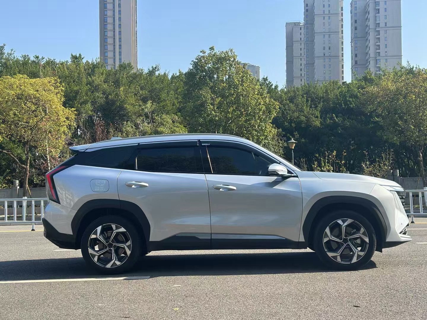 GEELY Boyue L 2023 car image #7