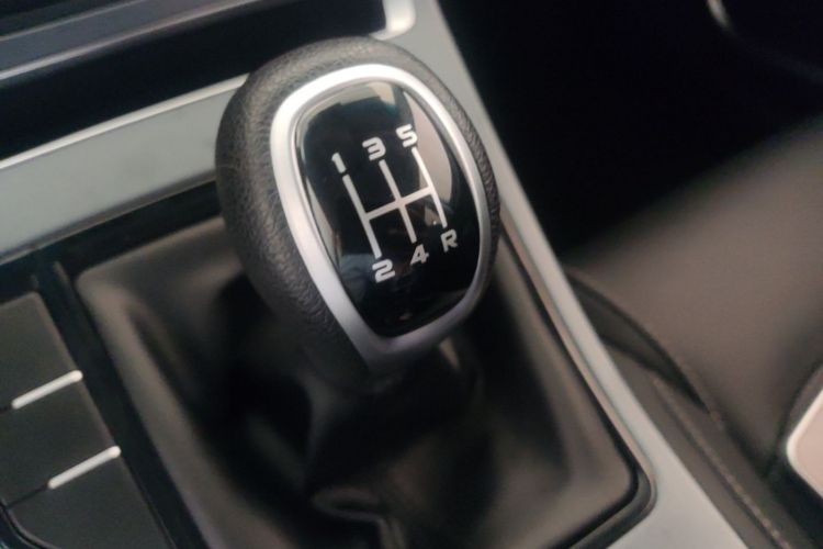 GEELY Emgrand 2019 #18 GEELY Emgrand 2019 car image #18