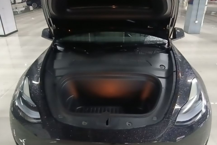 Tesla Model Y 2023 car image #20