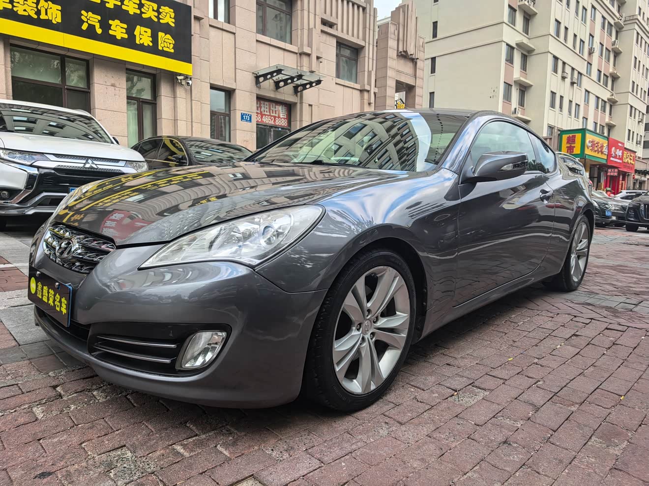 Hyundai Rohens-Coupe 2010 Hyundai Rohens-Coupe 2010 car image